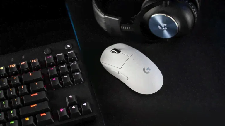 Logitech G Pro X Superlight wireless gaming mouse features the HERO 25K sensor-0